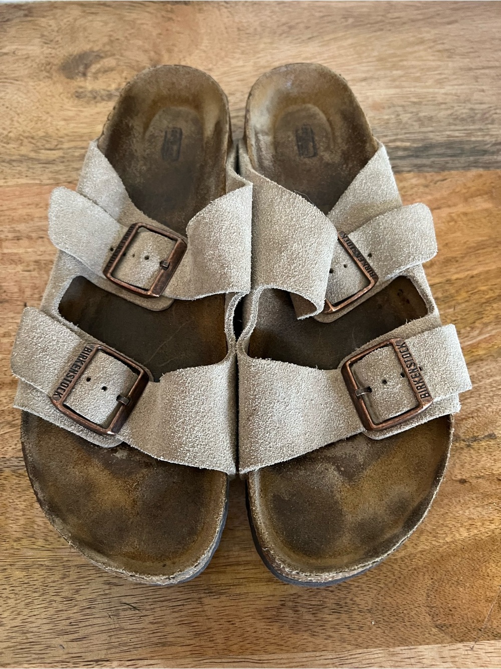 Birkenstock Arizona Tan Suede Sandals Size 41 L10 -10.5 M 8 -8.5. Regular fit - Picture 11 of 16